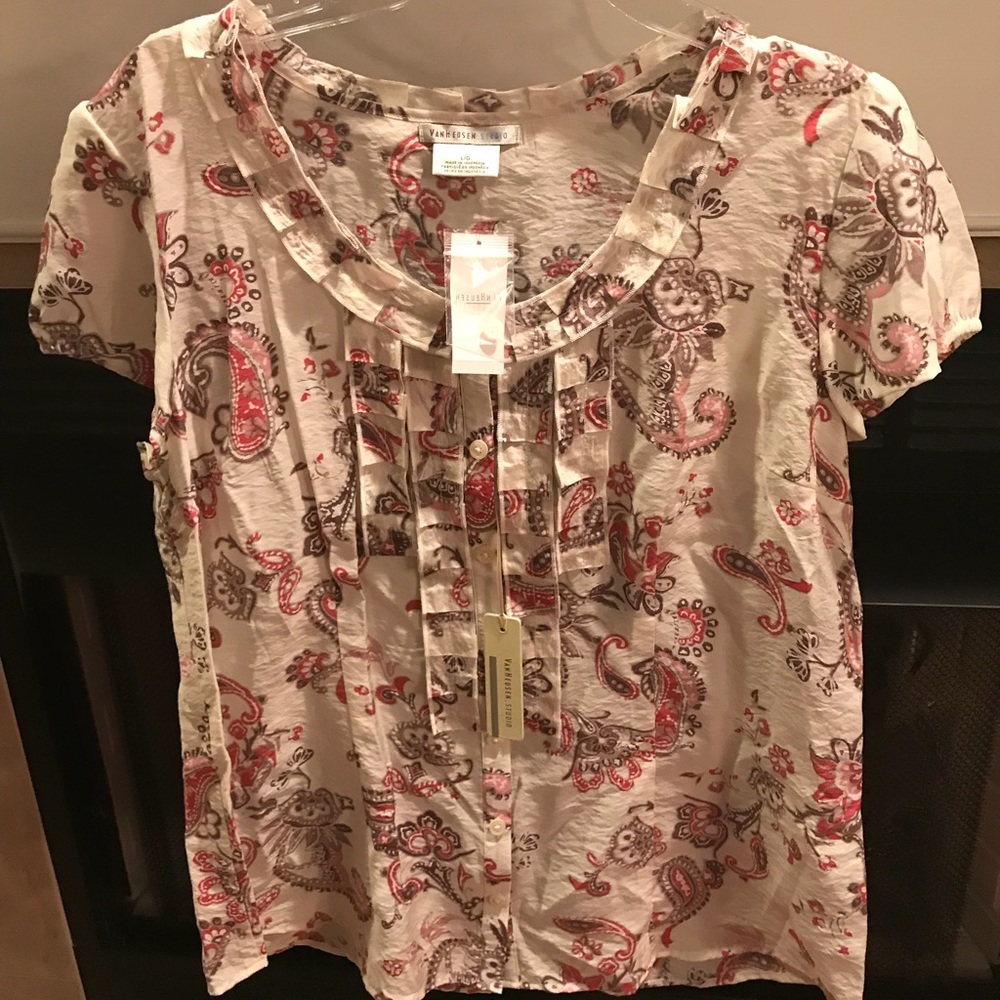 $4.99 shipping 🆕Van Heusen Paisley Blouse ❄️